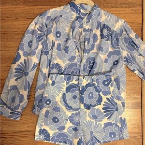 Zara XS button down and size small shorts matching set! Blue floral print